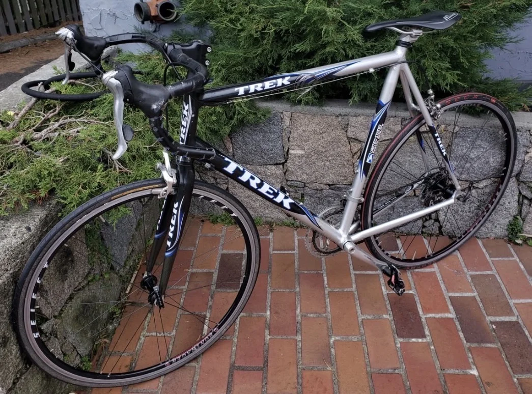 Trek USPS Edition Road Bike - Shimano Ultegra - North Vancouver - image 2